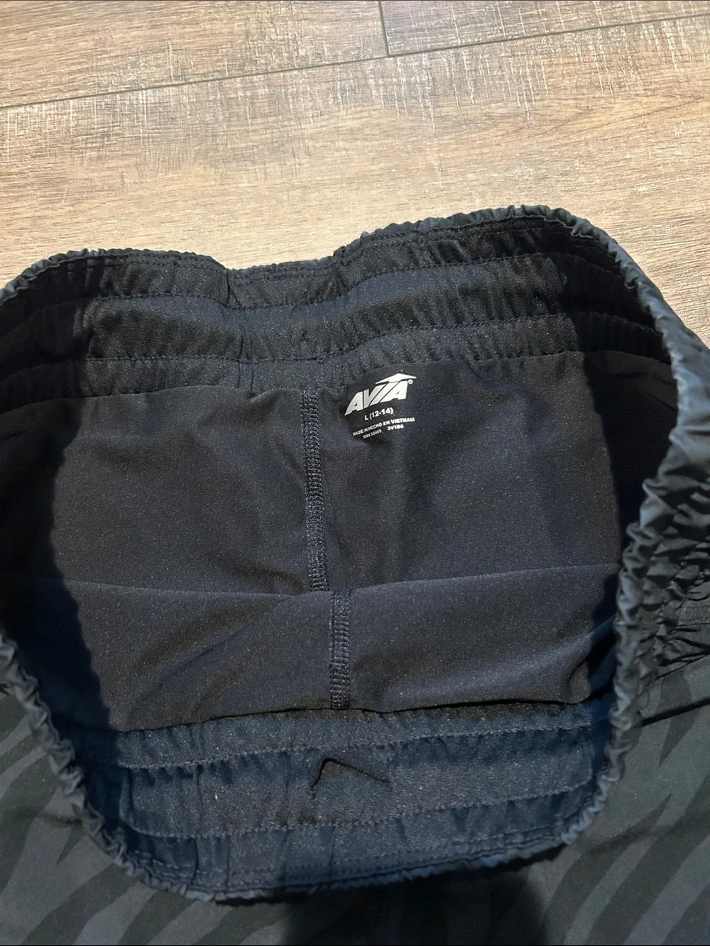Women’s L Athletic Shorts - Picture 8 of 9